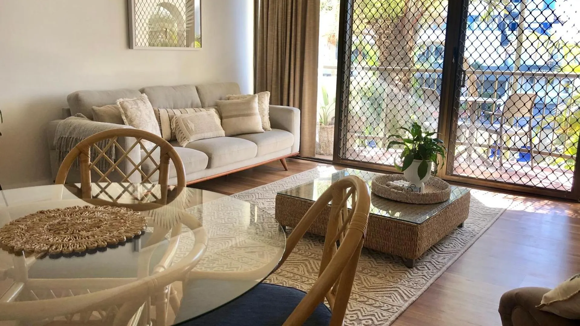 *** Resort Kalua Holiday Apartments Maroochydore Australia