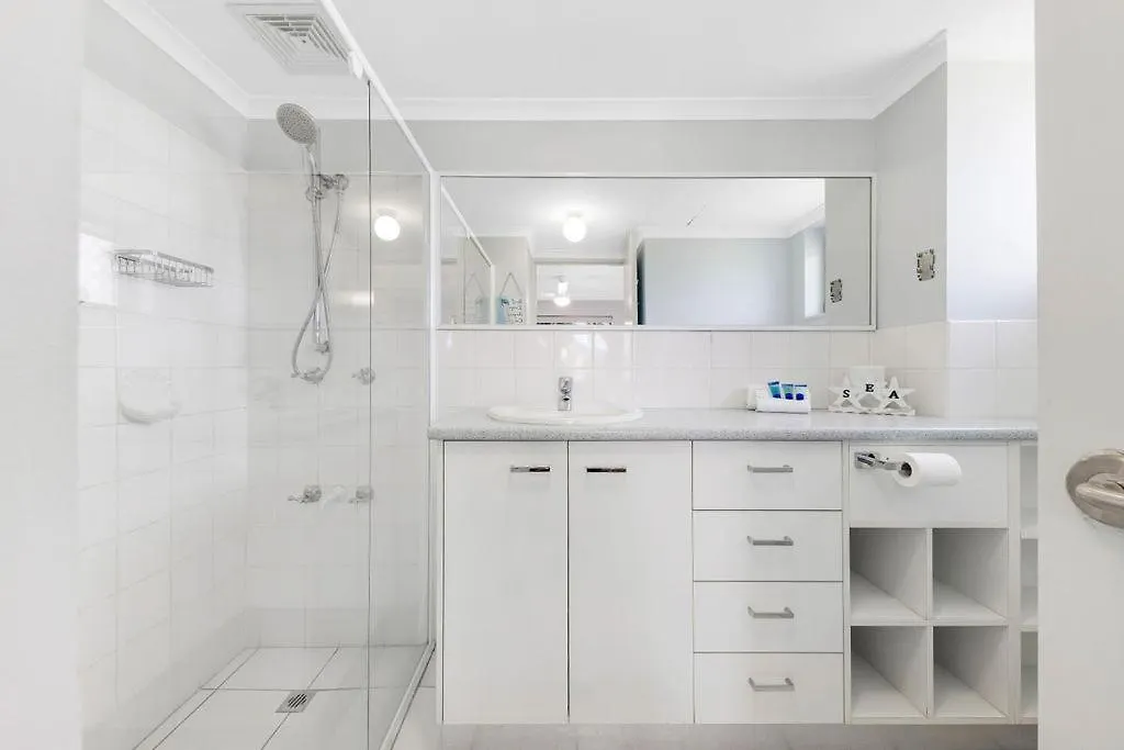 *** Resort Kalua Holiday Apartments Maroochydore Australia