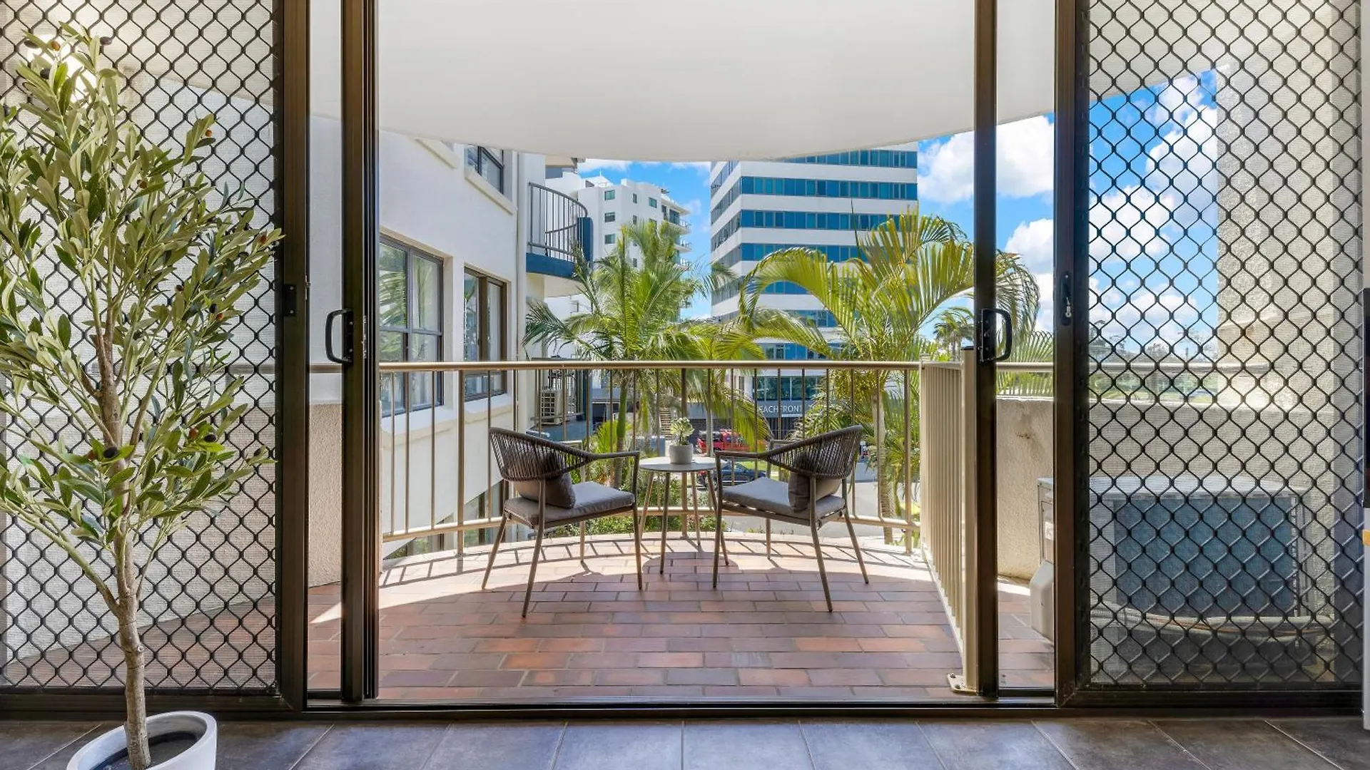 *** Resort Kalua Holiday Apartments Maroochydore Australia